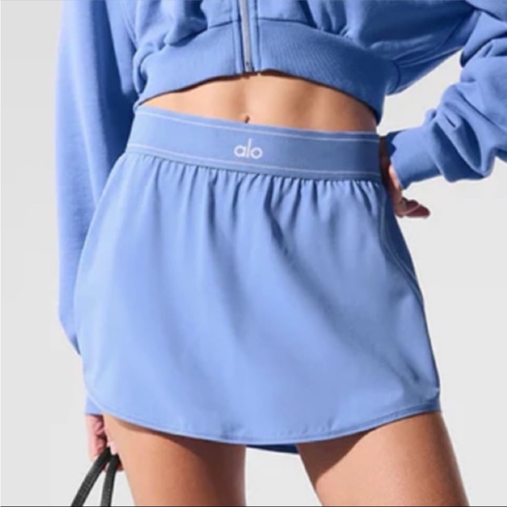 NWT ALO YOGA Match point skirt Crystal clear blue